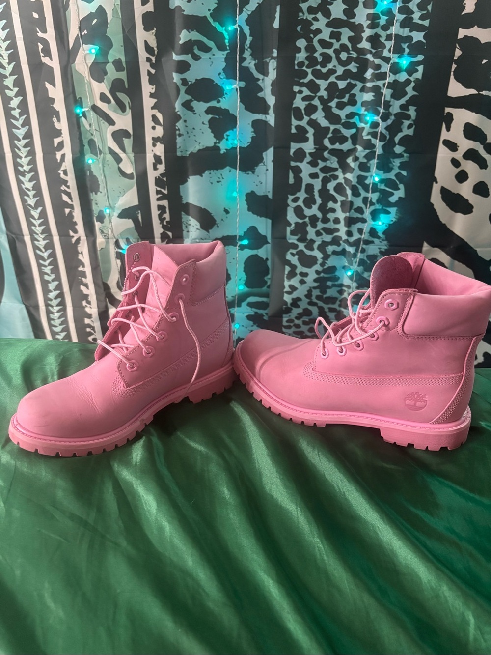 Pink Timberlands - Picture 4 of 5
